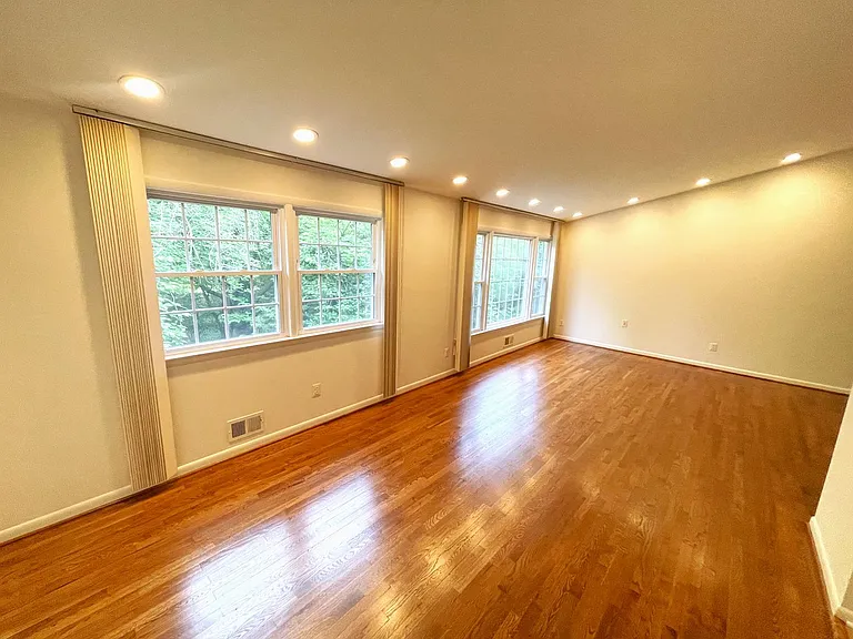 8410 Buckhannon Dr — Photo 9