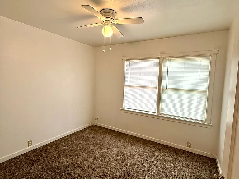 462 S Shasta St — Photo 10