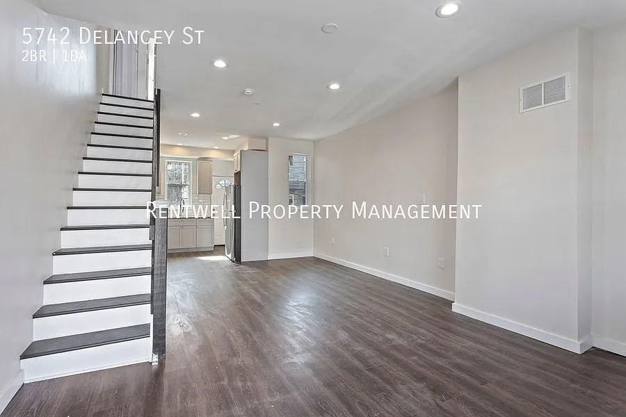 Renovated 2-Bedroom Townhome with Central Air — Photo 2