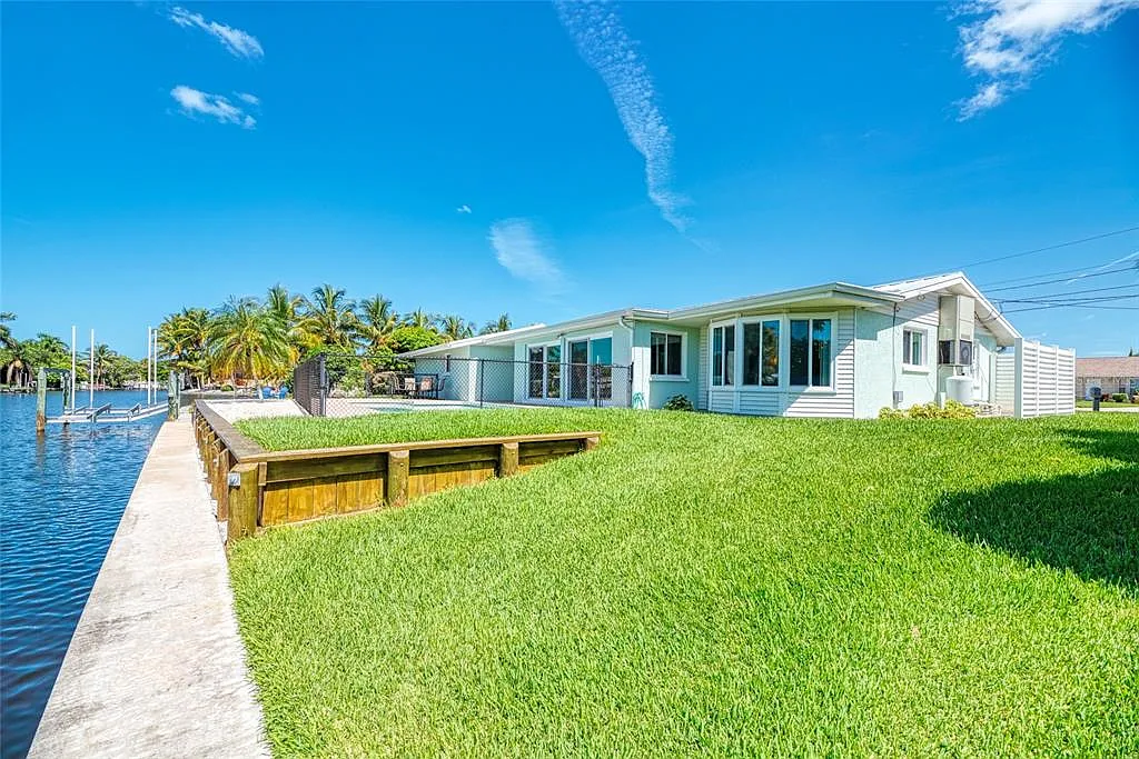 2 bed, 2.0 bath, 1424 sqft, $5,000 — Photo 3