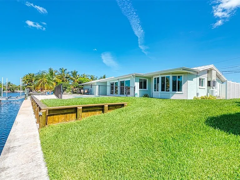 5577 Contento Dr — Photo 3