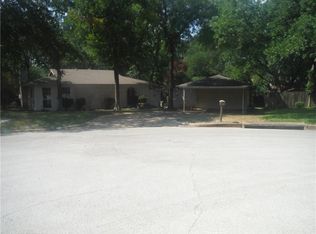 620 Melbourne Ct, Hurst, TX 76053