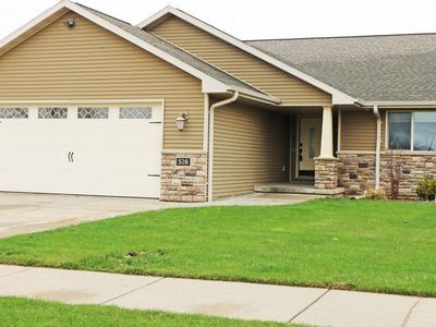 526 COONEN DRIVE, Combined Locks, WI, 54113