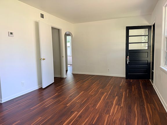 5th image of 407 W 30th Ave