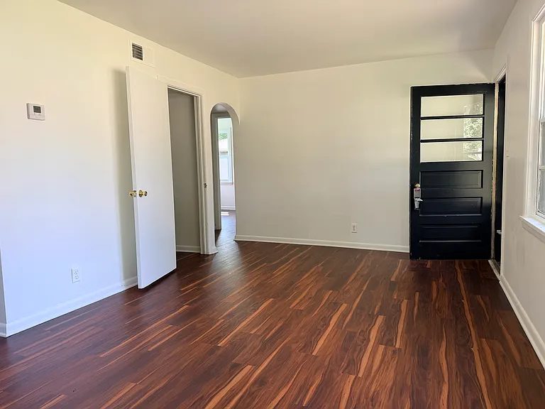 407 W 30th Ave — Photo 5