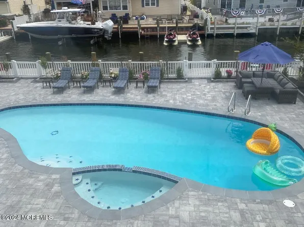 288 Periagua Ln, Mantoloking, NJ 08738