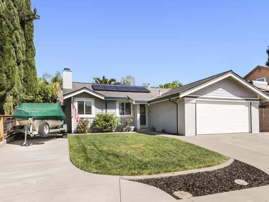190 Waterford Dr, Vacaville, CA 95688