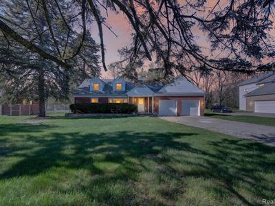 18618 W Nine Mile Rd, Southfield, MI, 48075