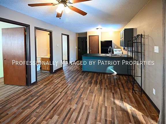 2nd image of 1207 Lakeview Dr