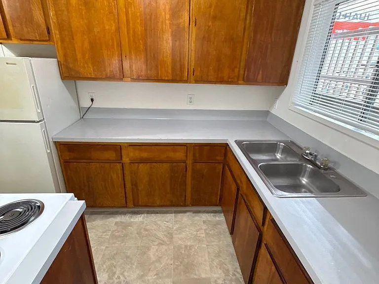 528 SW Levens St #2 — Photo 9