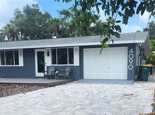 4090 Pelican Shores Cir, Englewood, FL 34223