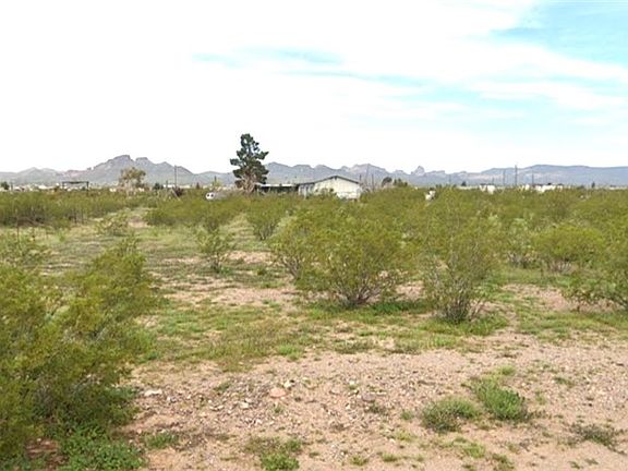 2nd image of 306-18-220 N Laguna Road