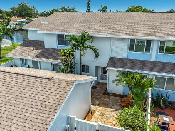 6537 Cape Hatteras Way NE APT 2, Saint Petersburg, FL 33702