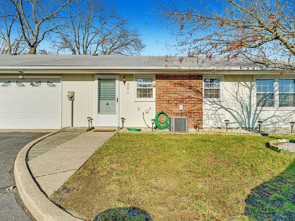 1st image of 325C Coventry Ct