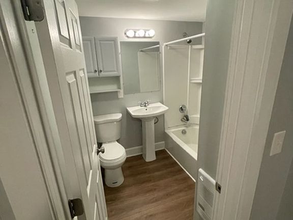 4th image of 46-48 Vernon St #102