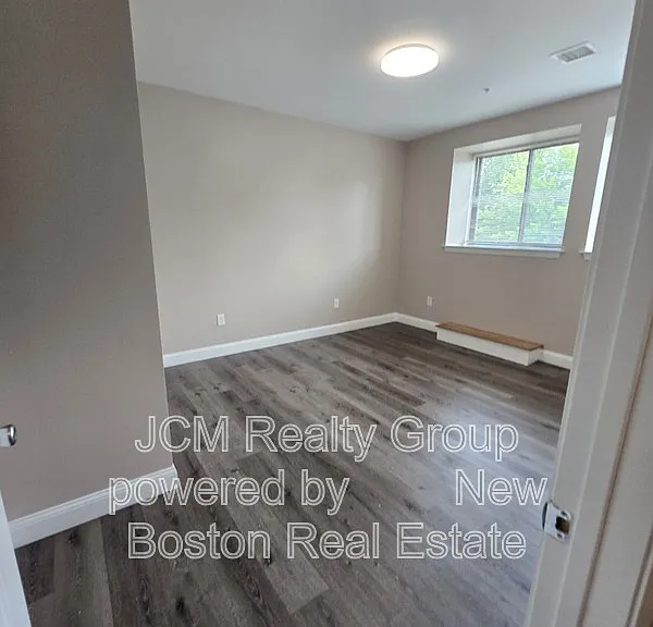 191 N Common St #U — Photo 14