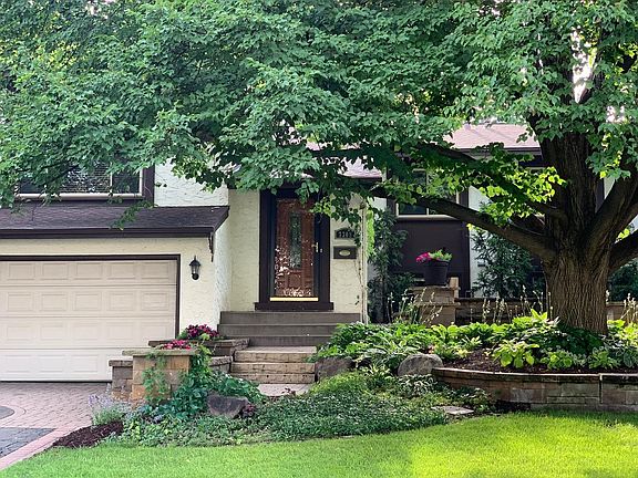 4th image of 7309 Glouchester Dr