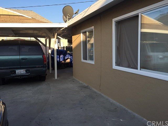 2nd image of 1134 E 71st St