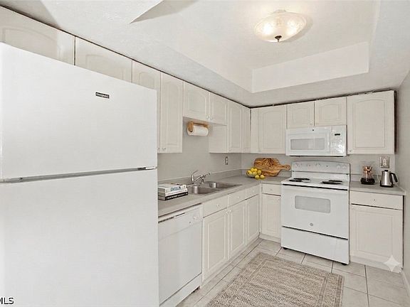 5th image of 2135 Virginia Ave APT 11