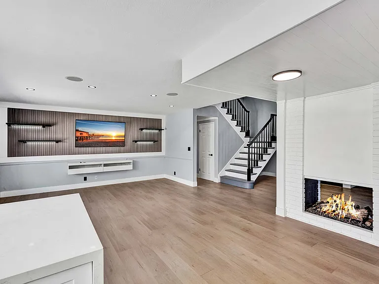 9882 Kings Canyon Dr — Photo 15