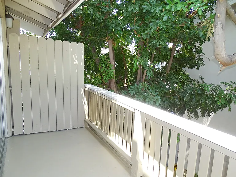Alliance Ave — Photo 18
