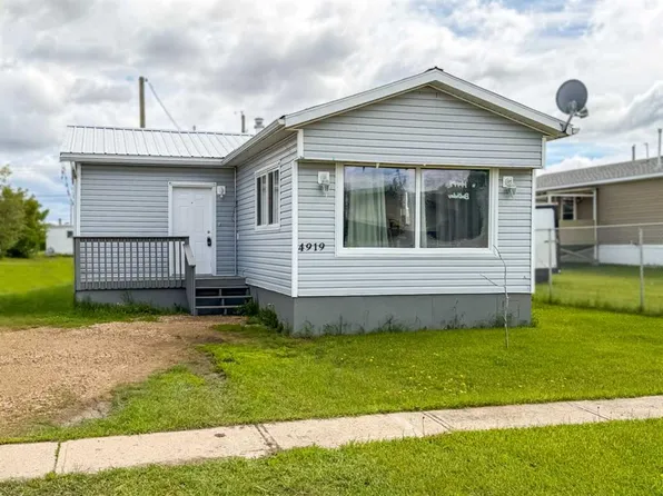 4919 W 1st St, Donnelly, AB T0H 1G0