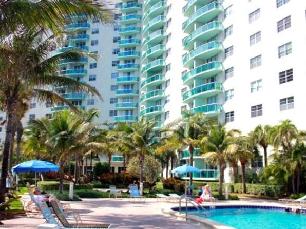 3901 N Ocean Dr, Hollywood, FL 33019