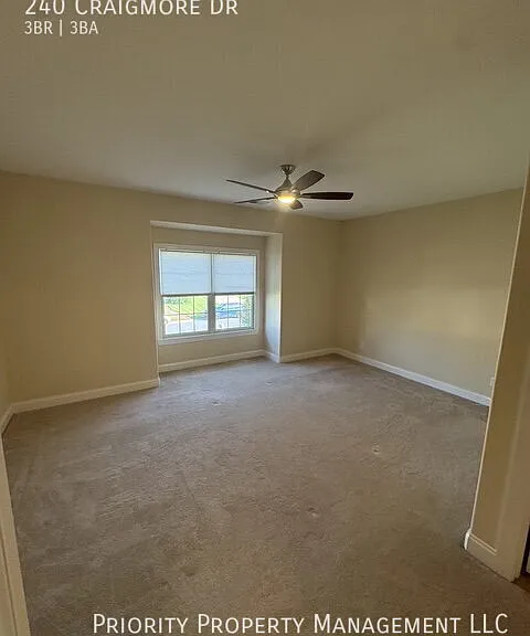 240 Craigmore Dr — Photo 32