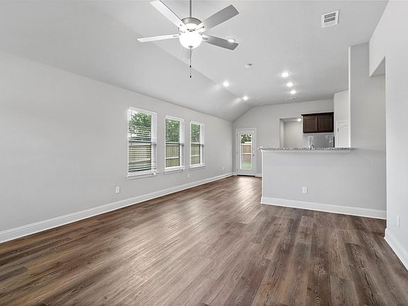 4th image of 1601 Aleia Cv