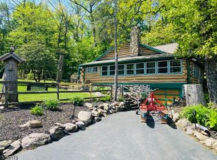 9 Woodside Dr, West Milford, NJ 07480