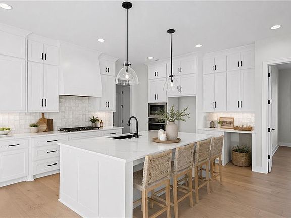 5th image of 8017 Round Prairie St
