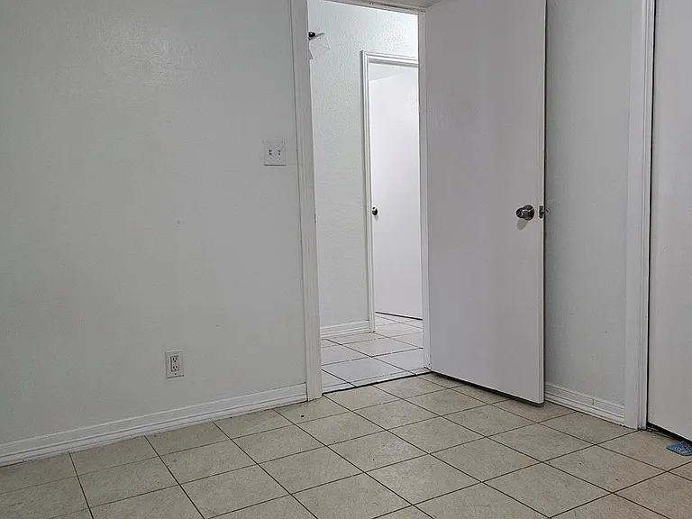 94 Laura Ln — Photo 22