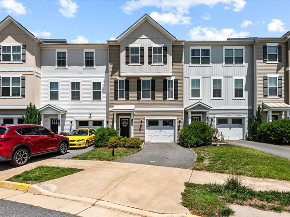 1506 Hudgins Farm Cir, Fredericksburg, VA 22408