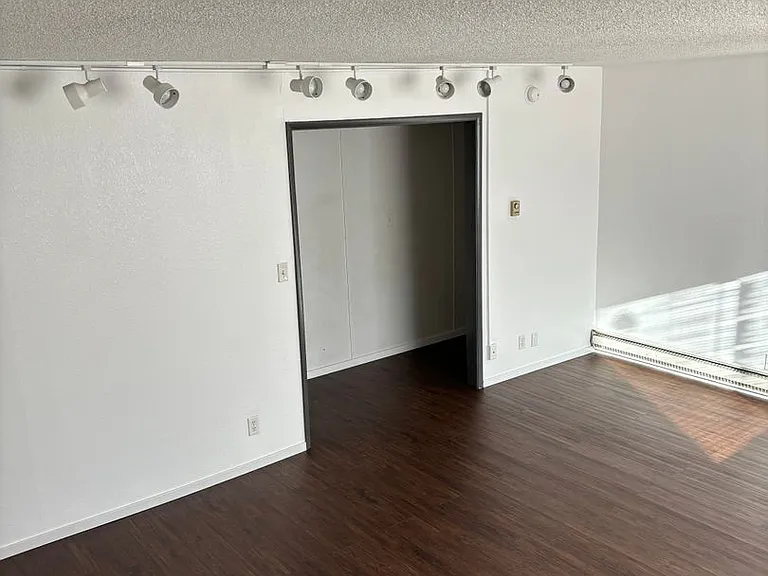 94 Farewell Ave — Photo 23
