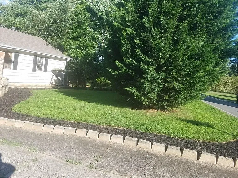 615 Tidwell Rd — Photo 2
