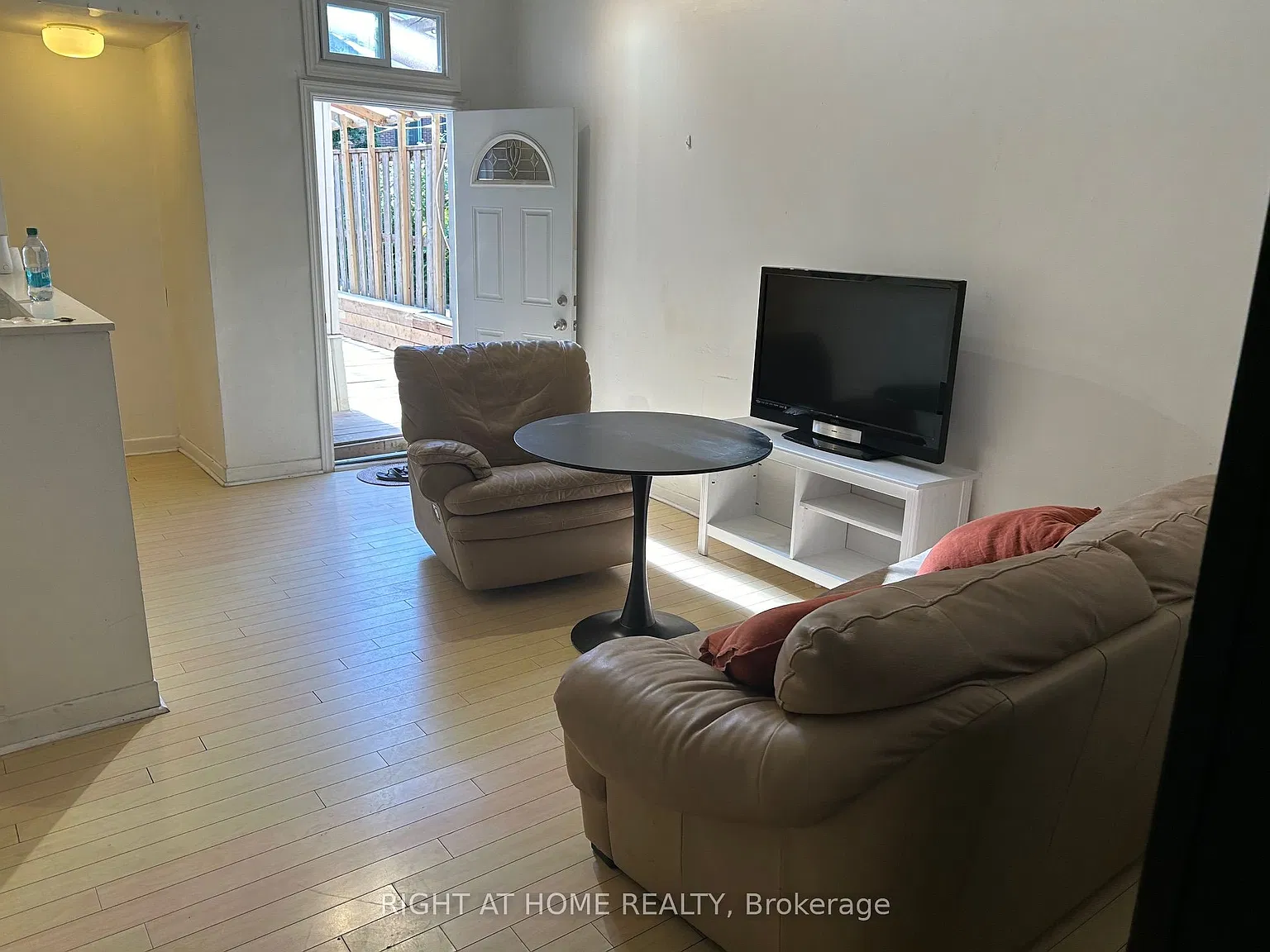 4 bed, $4,800 — Photo 2