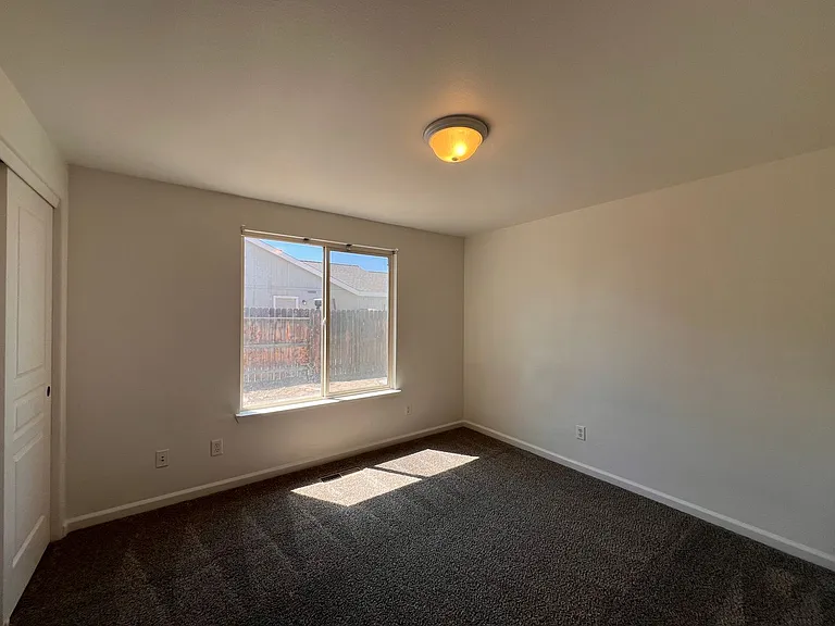 2628 Elizabeth Pkwy — Photo 23
