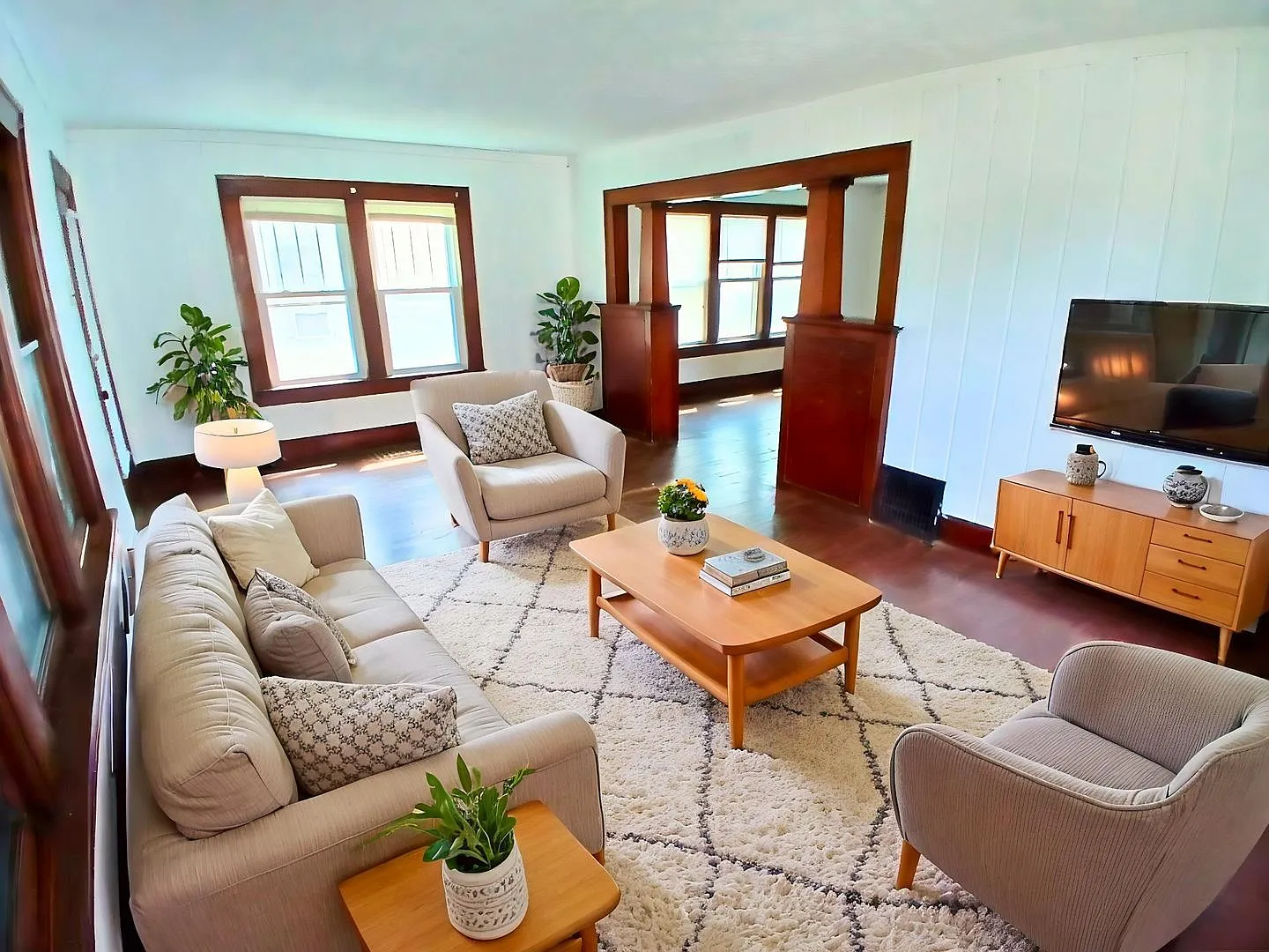 Spacious Home on the Southside — Photo 3