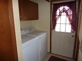 2nd image of 1905 Roxbury Rd