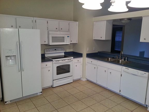 3rd image of 101 Grant Cir