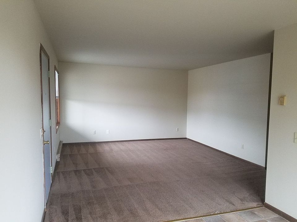1136 Sunset Lane Apartment Rentals Altoona, WI Zillow