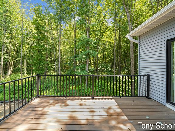 3rd image of 5148 Blendon Woods Ct #7