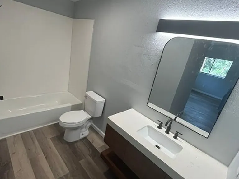 3498 Riverdale Dr — Photo 18