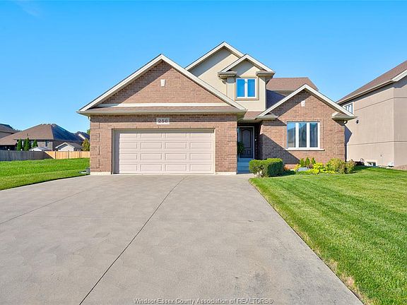 2nd image of 256 Maxwell Cres
