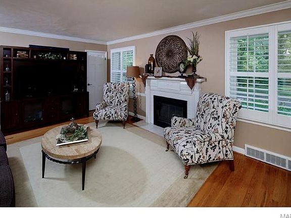 3rd image of 9533 Park Ln