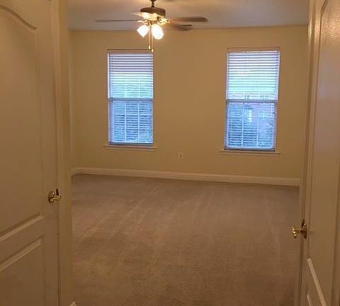 5th image of 5801 Clipper Ct #403