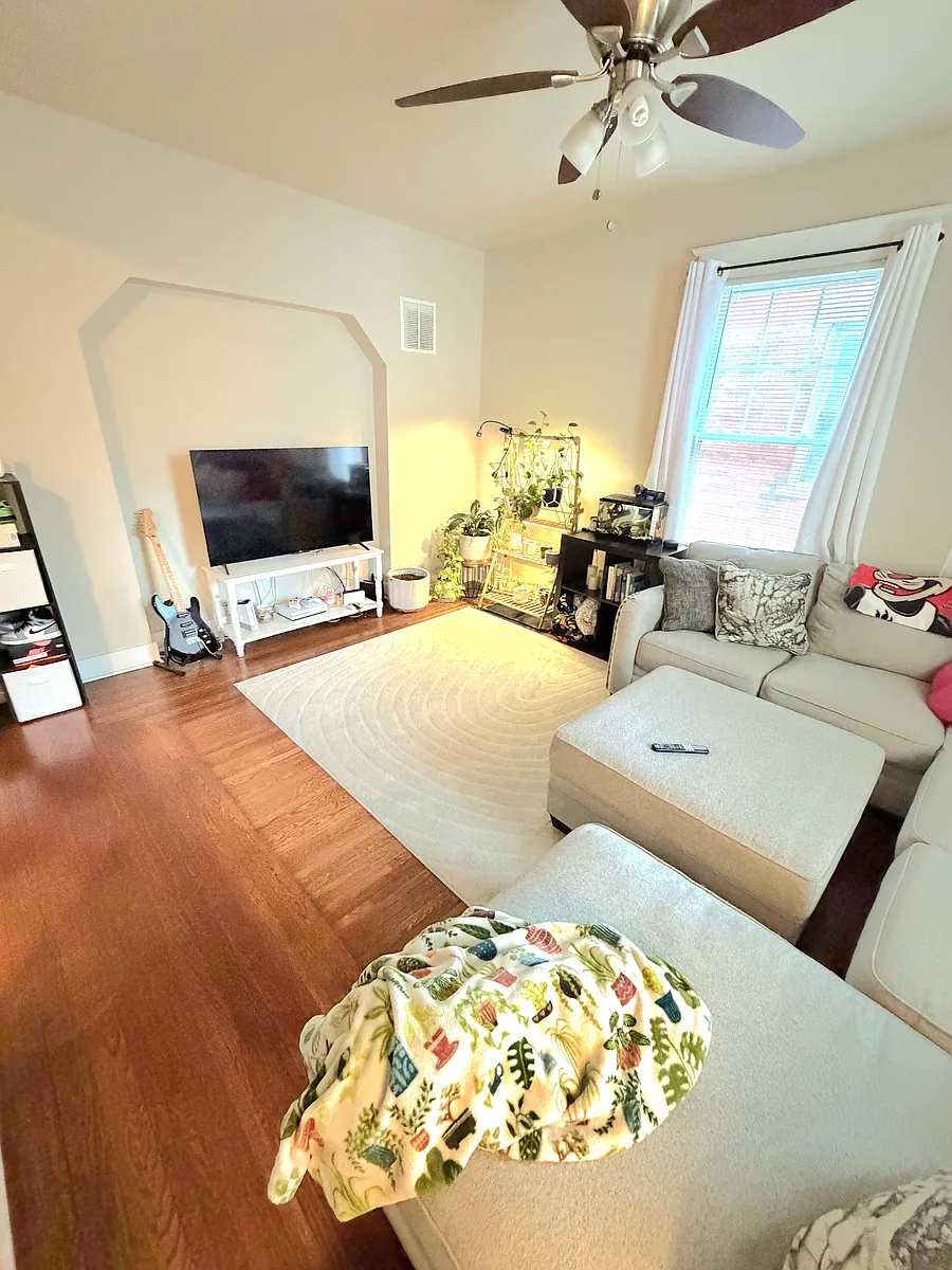 Building Photo - 205 Oak St #1