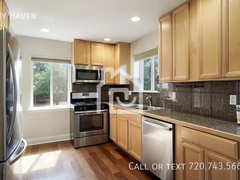 1440 Ivanhoe St — Photo 6
