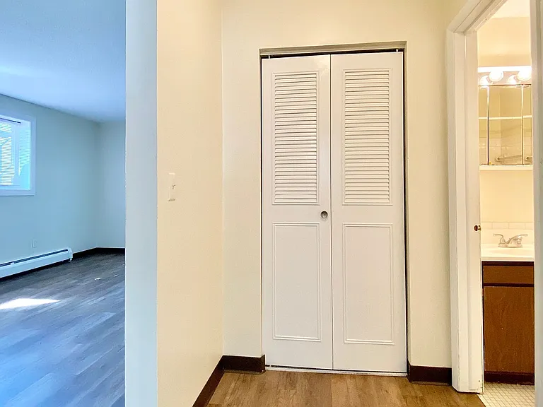 3927 W Broadway Ave — Photo 11