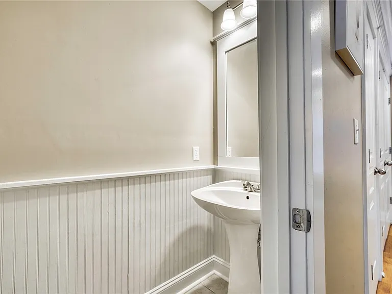 1725 Harvey Mitchell Pkwy S #2124 — Photo 9
